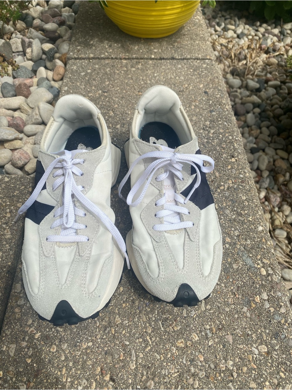 New Balance Women's White and Navy Retro Runner Sneakers - Picture 3 of 10
